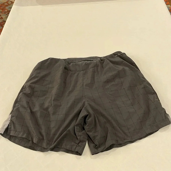 Nike Running Challenger 7” Compression 519702 Dri-Fit large‎ lined shorts large - Picture 6 of 7